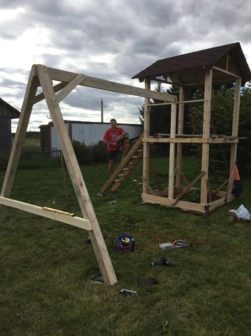 Дочурок своих порадовал, а то на дачу ездить не хотели, а теперь с радостью. 02