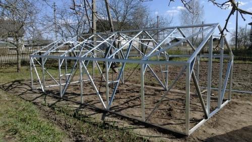 Теплица своими руками из металлопрофиля и поликарбоната. 02