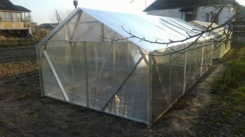 Теплица своими руками из металлопрофиля и поликарбоната. 06