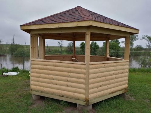 Беседка с красивым видом на речку и поле шестигранная форма, каждая сторона по 2 метра, отходы минимальные. 05