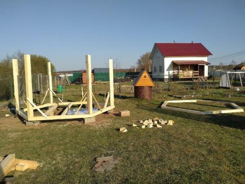 Беседка с красивым видом на речку и поле шестигранная форма, каждая сторона по 2 метра, отходы минимальные. 01