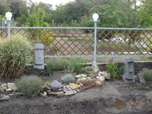 Давно вынашивал идею с садовыми фигурками возле планируемого водоема. 03