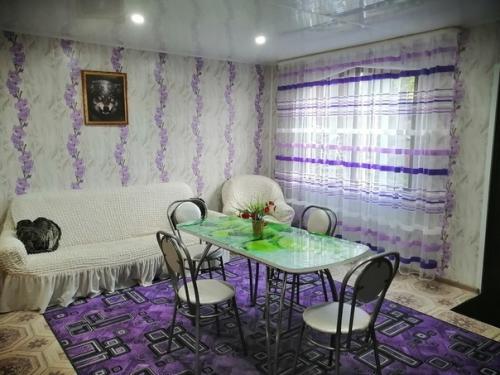 Просторная и светлая летняя, дачная кухня. 04