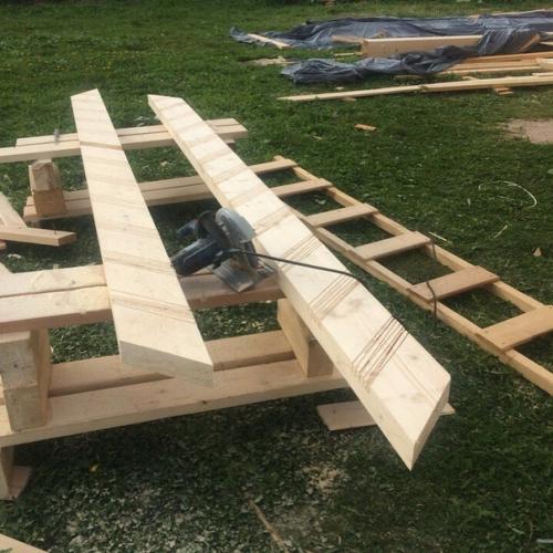 Отличный вариант дачной лестницы.