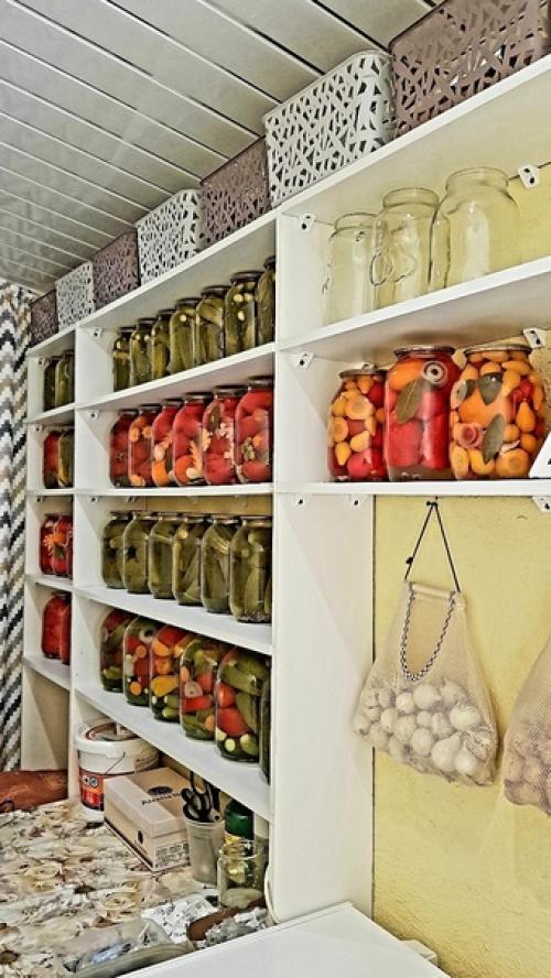 Вот где ручки золотые - запасы трудолюбивой хозяюшки. 03