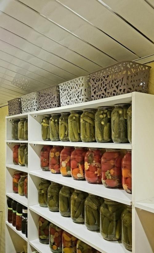 Вот где ручки золотые - запасы трудолюбивой хозяюшки. 02