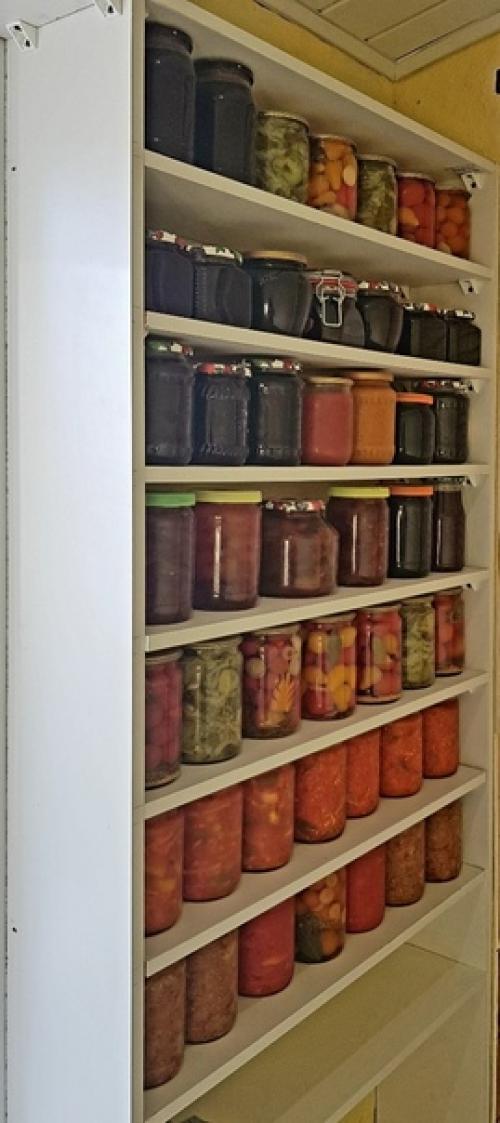 Вот где ручки золотые - запасы трудолюбивой хозяюшки. 06