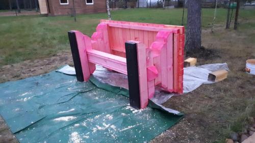 Первый опыт.  Сделал самостоятельно по картинке из интернета за пару выходных.