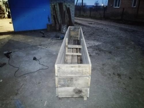 Сделал маме клумбу, которую она давно хотела.