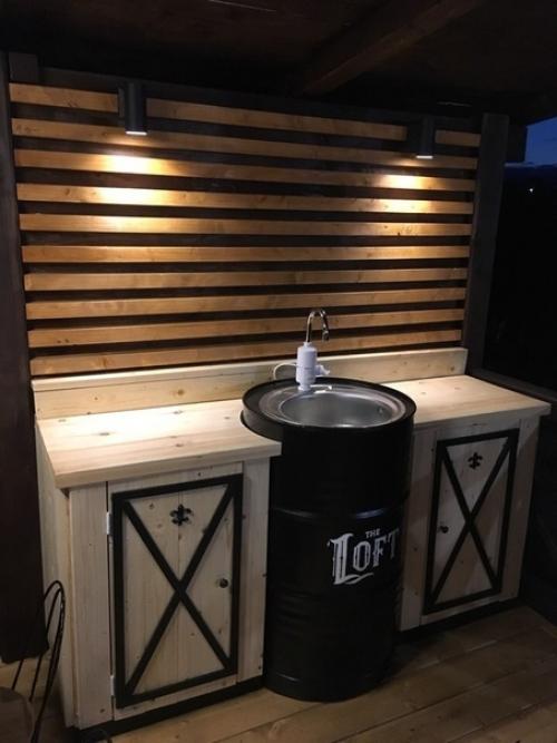 С каким вкусом и мастерством всё сделано, отсюда никуда не захочется уезжать. 03