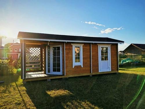 Довольно симпатичный садовый домик. 01