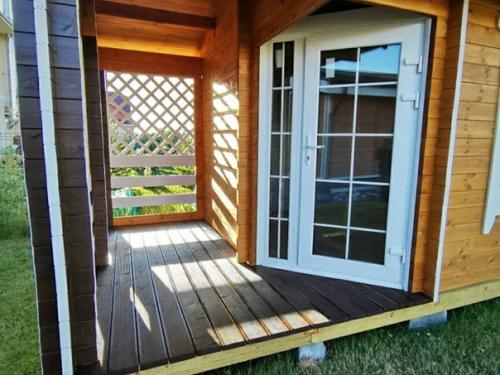 Довольно симпатичный садовый домик. 05