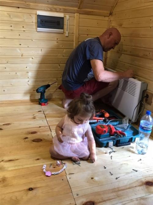 С такой помощницей любая работа ладится. 05