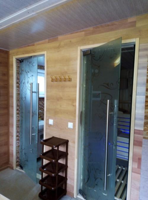 За полтора месяца построил в одиночку баню. 05